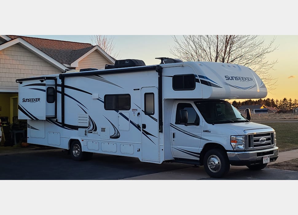 Class C Motor Home rentals in Chatfield