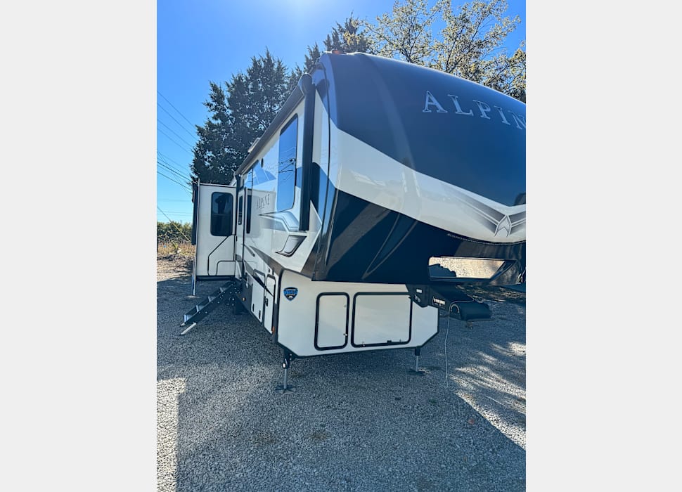 Fifth Wheel rentals in Foley