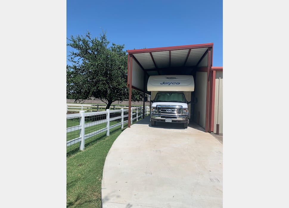 Class C Motor Home rentals in Terrell