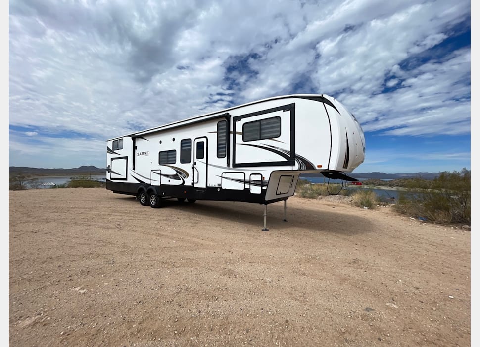 Fifth Wheel rentals in Glendale