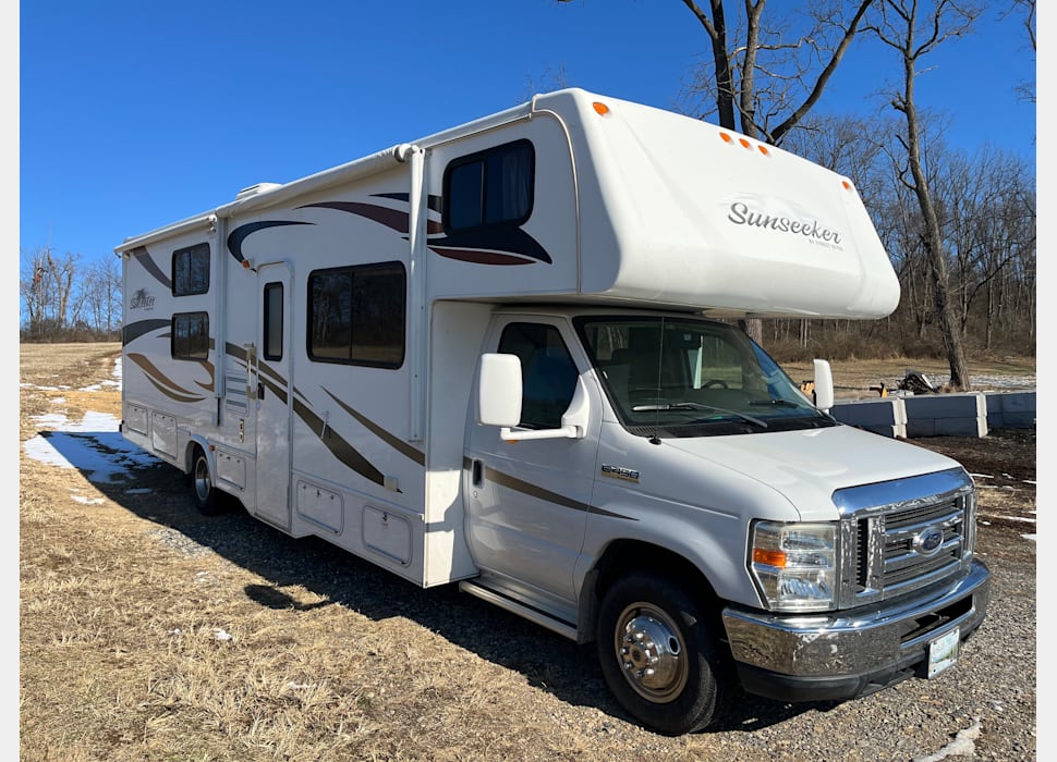 Class C Motor Home rentals in Fishkill
