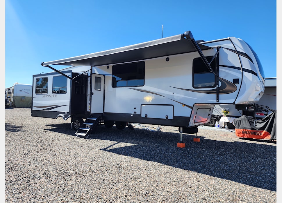 Fifth Wheel rentals in Apache Junction