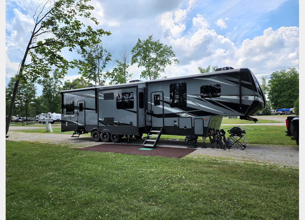 Fifth Wheel rentals in Hartford