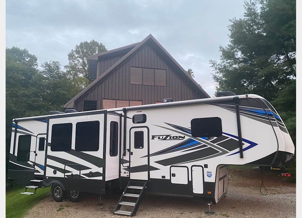 Fifth Wheel rentals in Parkersburg, WV 26101