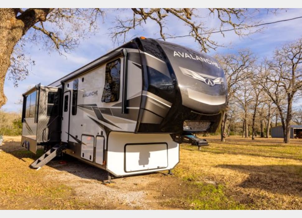Fifth Wheel rentals in Round Rock