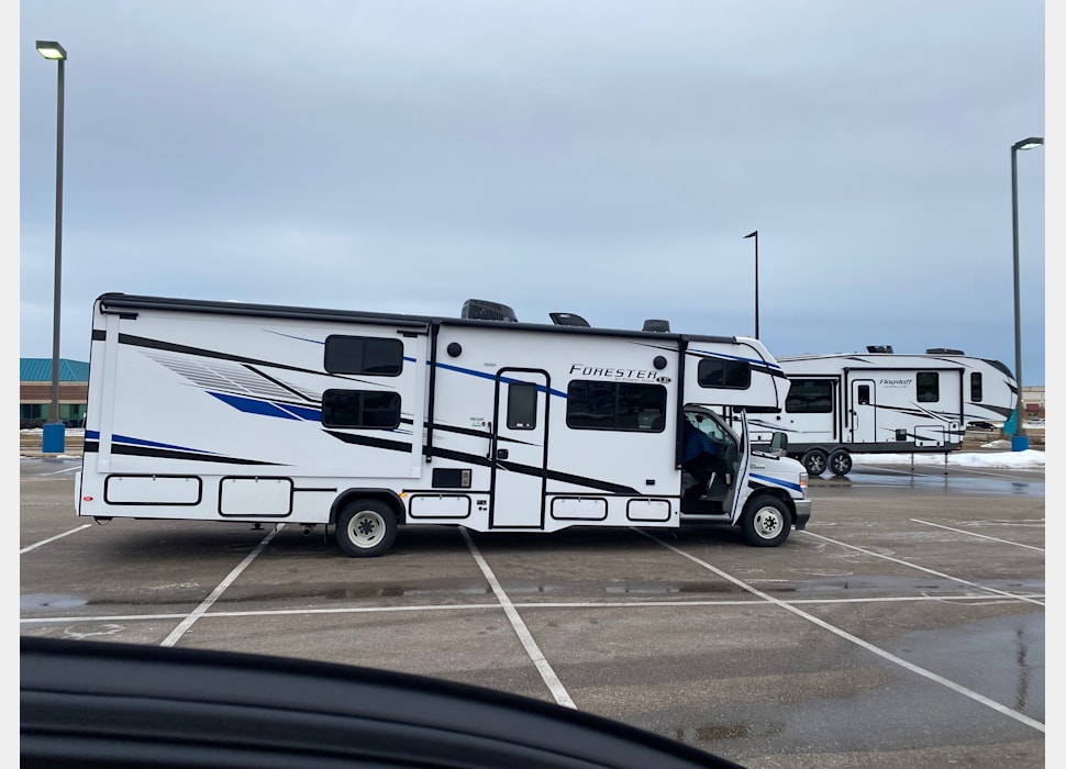 Class C Motor Home rentals in Forest Park