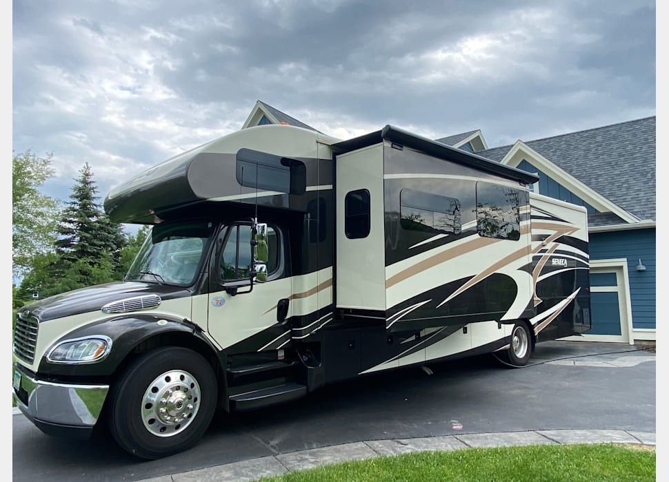 Class C Motor Home rentals in Minneapolis