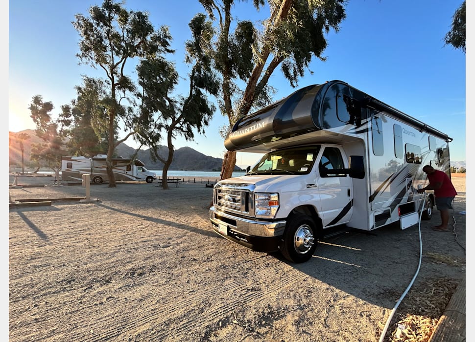 Class C Motor Home rentals in Kathleen
