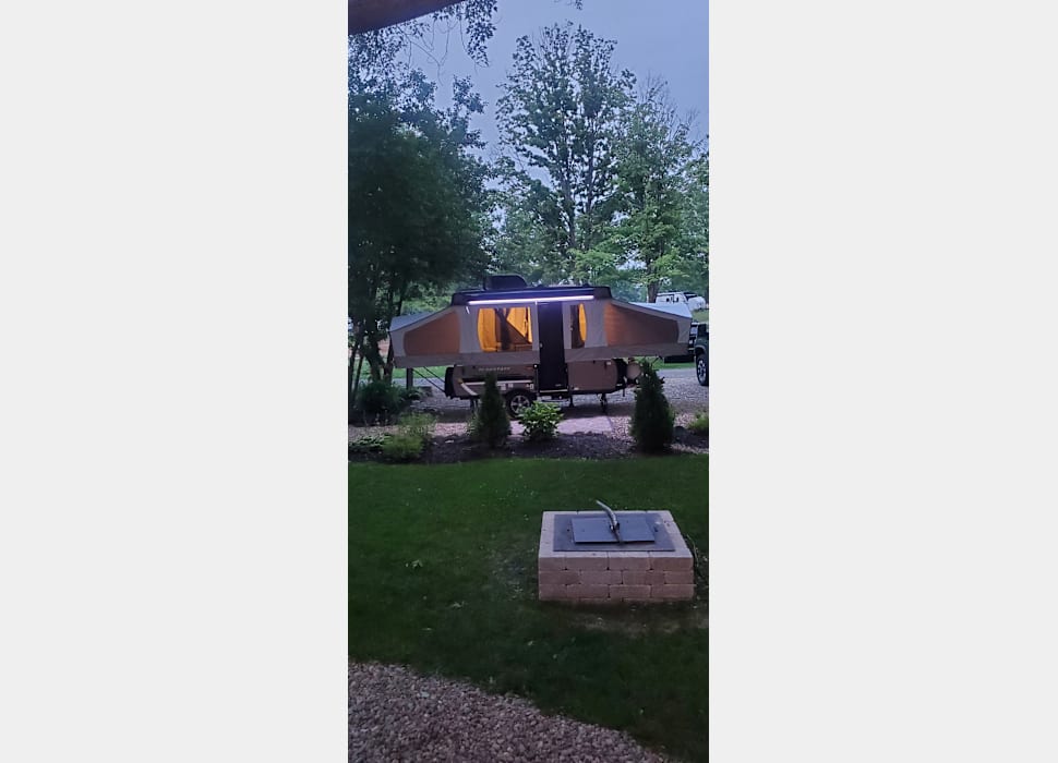 Pop-up Camper rentals in Mogadore
