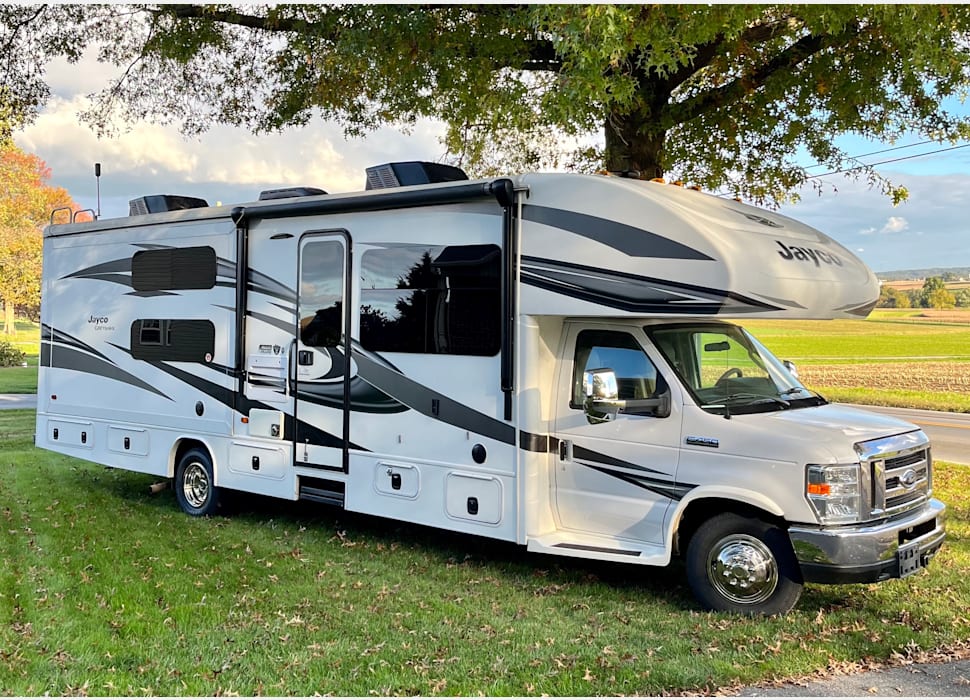 Class C Motor Home rentals in Honey Grove