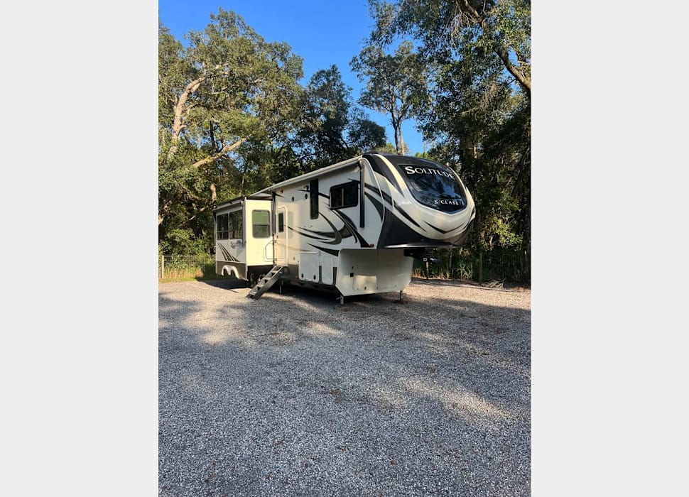 Fifth Wheel rentals in DeBary