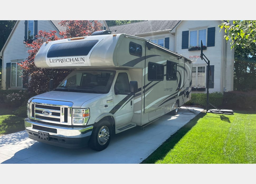 Class C Motor Home rentals in Pinckney