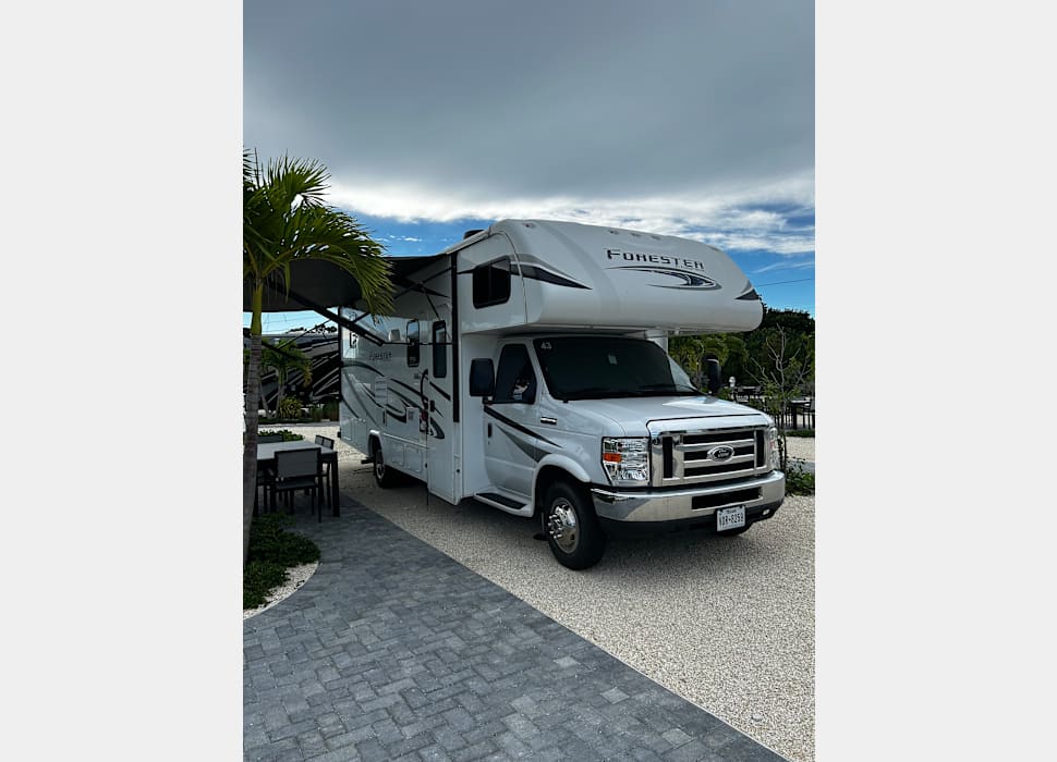 Class C Motor Home rentals in Richmond Hill