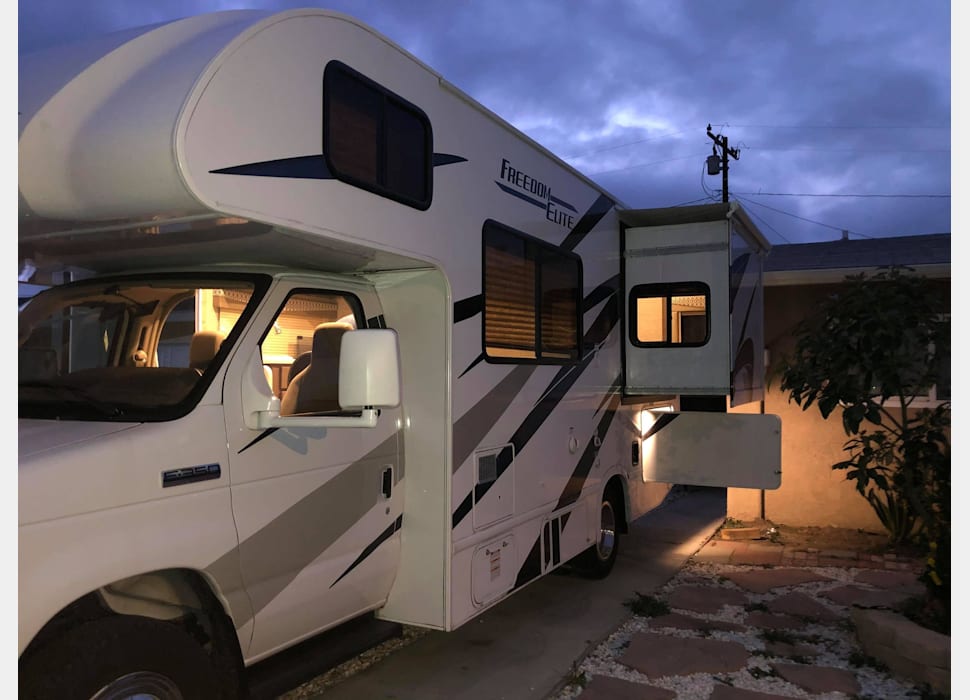 Class C Motor Home rentals in Carpinteria