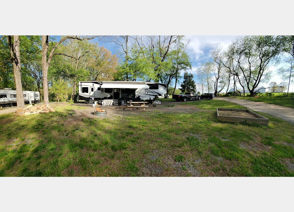 Fifth Wheel rentals in Reinholds