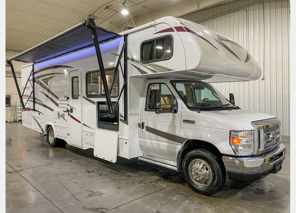 Class C Motor Home rentals in Grand Rapids