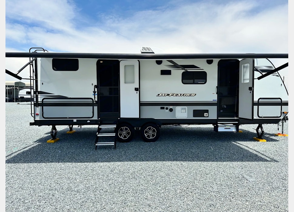 Travel Trailer rentals in CLOVIS