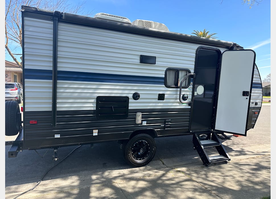 Travel Trailer rentals in Dinuba