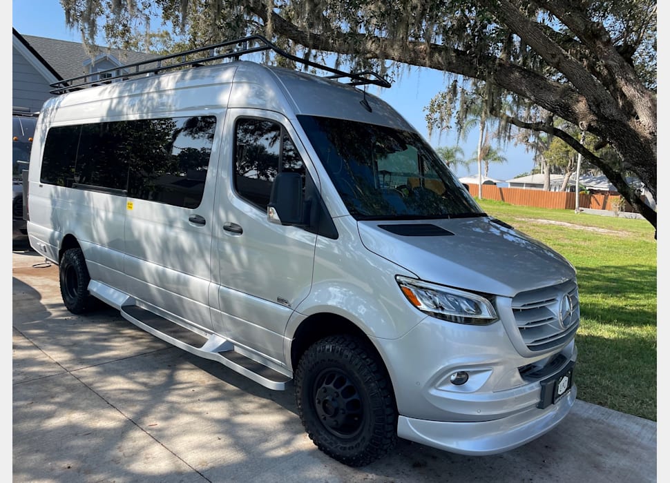 Class B Camping Van rentals in Clermont