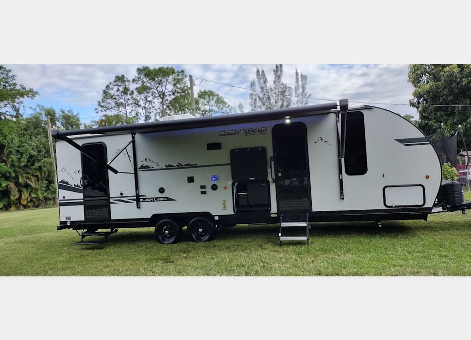 Travel Trailer rentals in Palm Beach Gardens