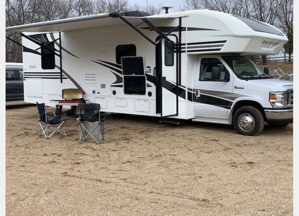Class C Motor Home rentals in Apple Valley
