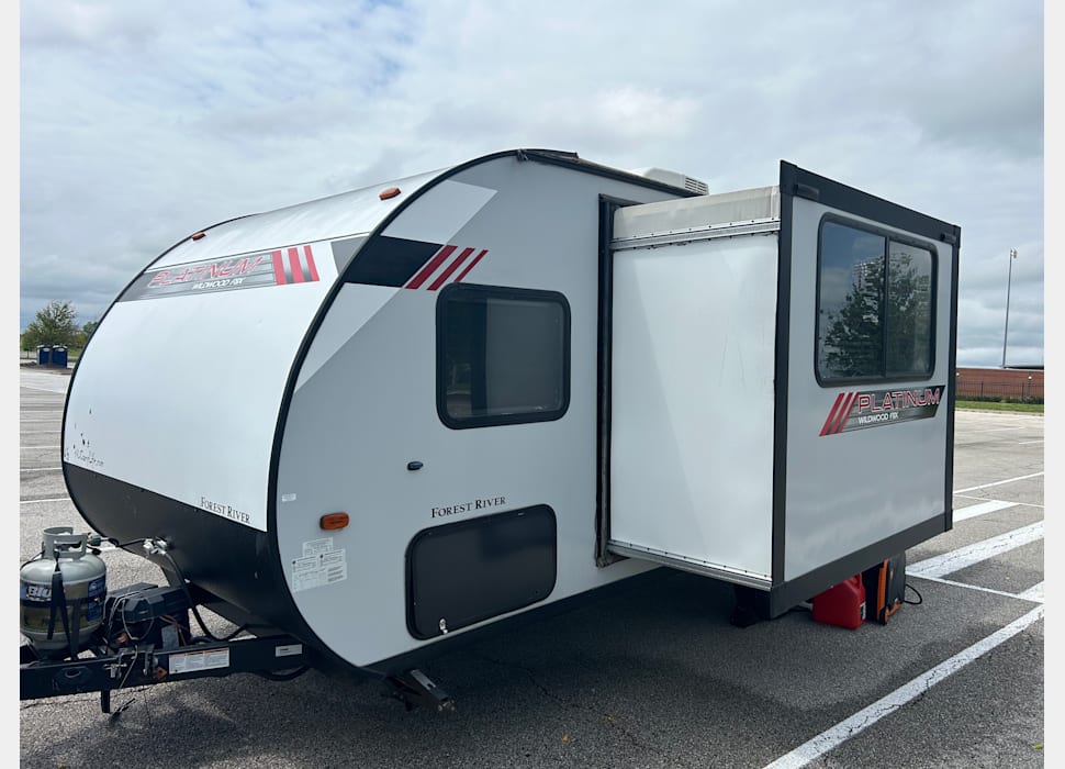 Travel Trailer rentals in Overland Park