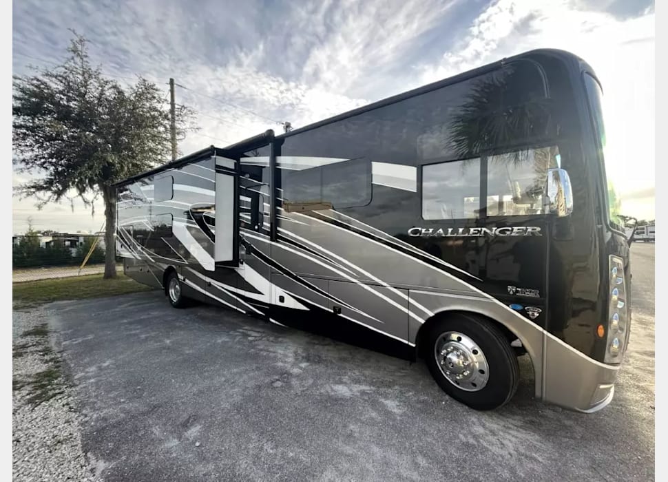Class A Motor Home rentals in Richmond Hill