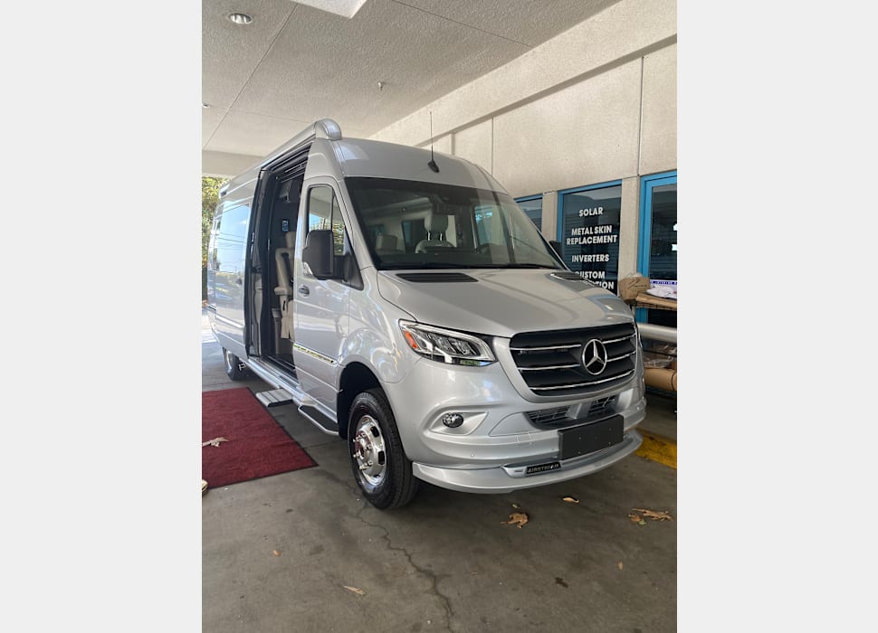 Class B Camping Van rentals in Los Angeles