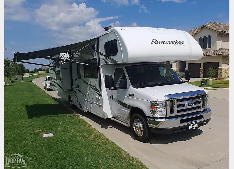 Class C Motor Home rentals in Fort Worth
