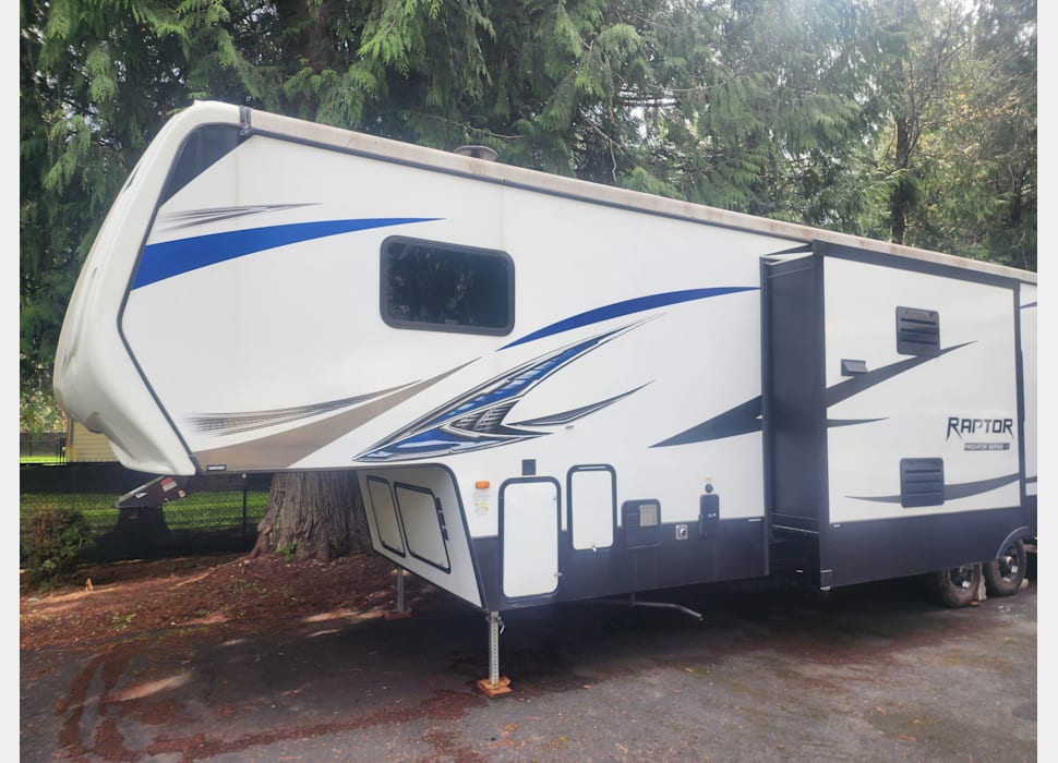 Fifth Wheel rentals in Warrenton