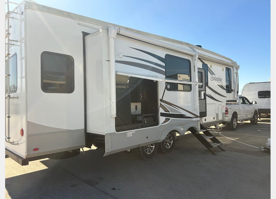 Fifth Wheel rentals in Seymour