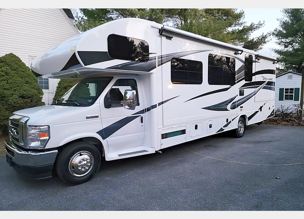 Class C Motor Home rentals in Mount Wolf