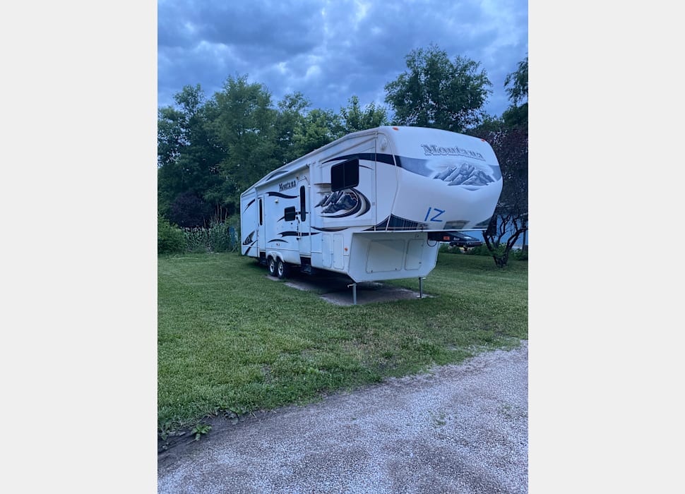 Fifth Wheel rentals in Holton