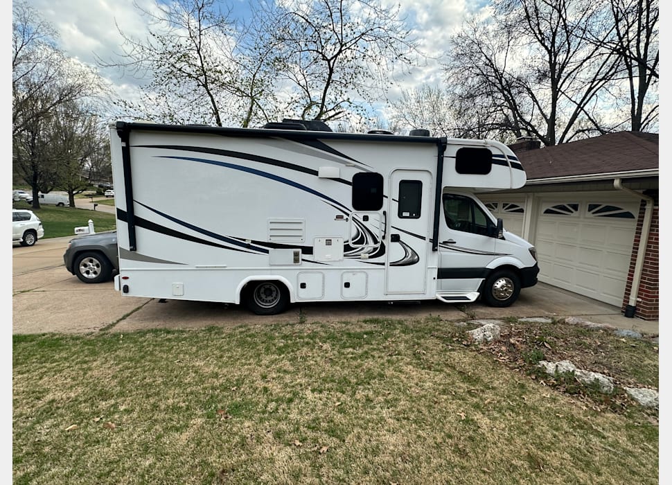 Class C Motor Home rentals in Olivette