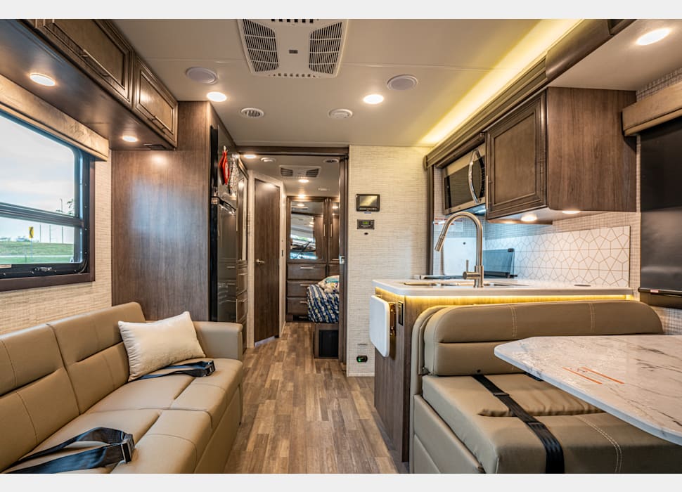 Class C Motor Home rentals in Lascassas