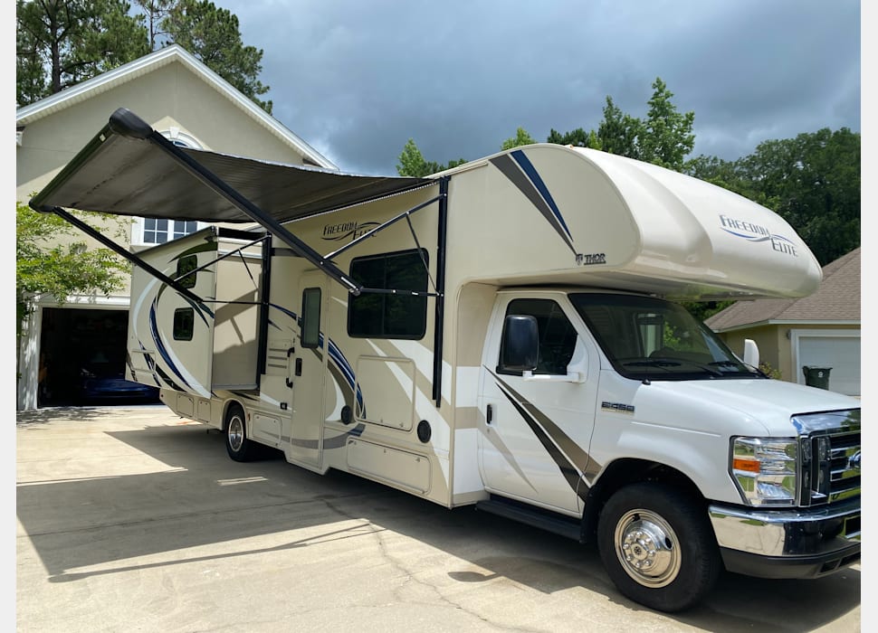 Class C Motor Home rentals in Hortense