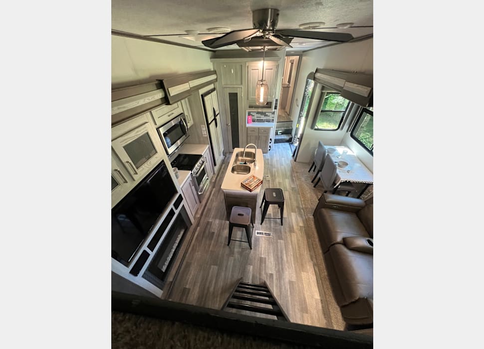 Fifth Wheel rentals in Camp Sherman