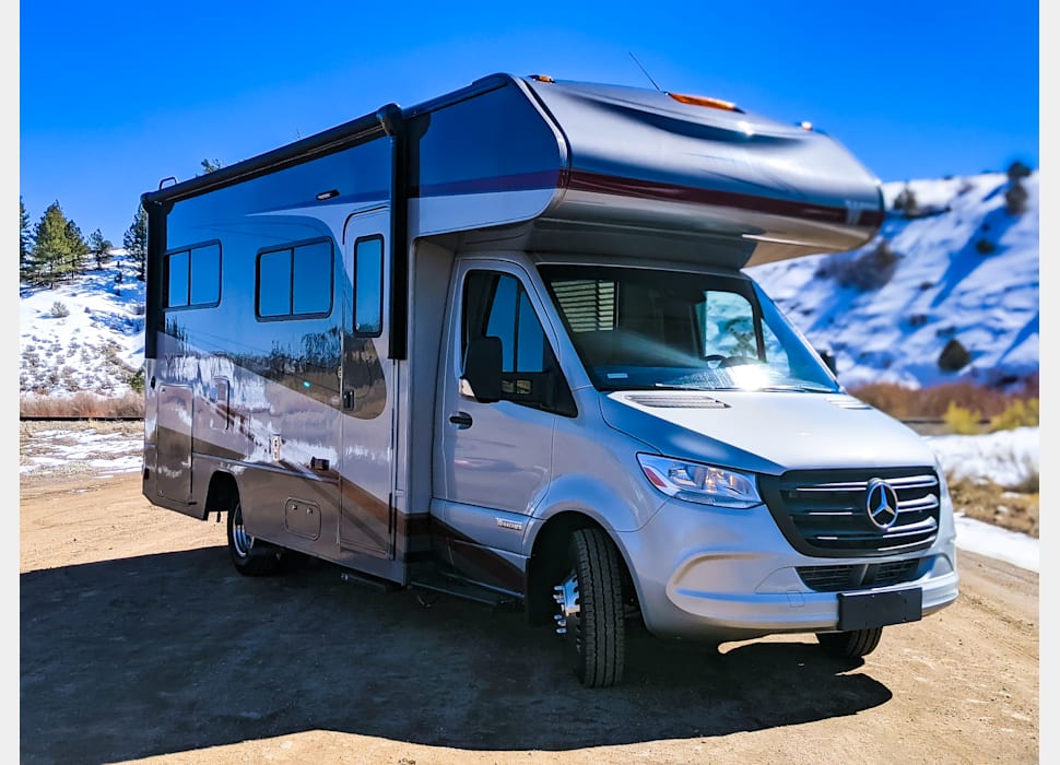 Class C Motor Home rentals in GLENDALE