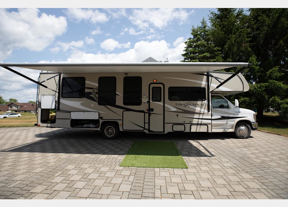 Class C Motor Home rentals in Ogdensburg
