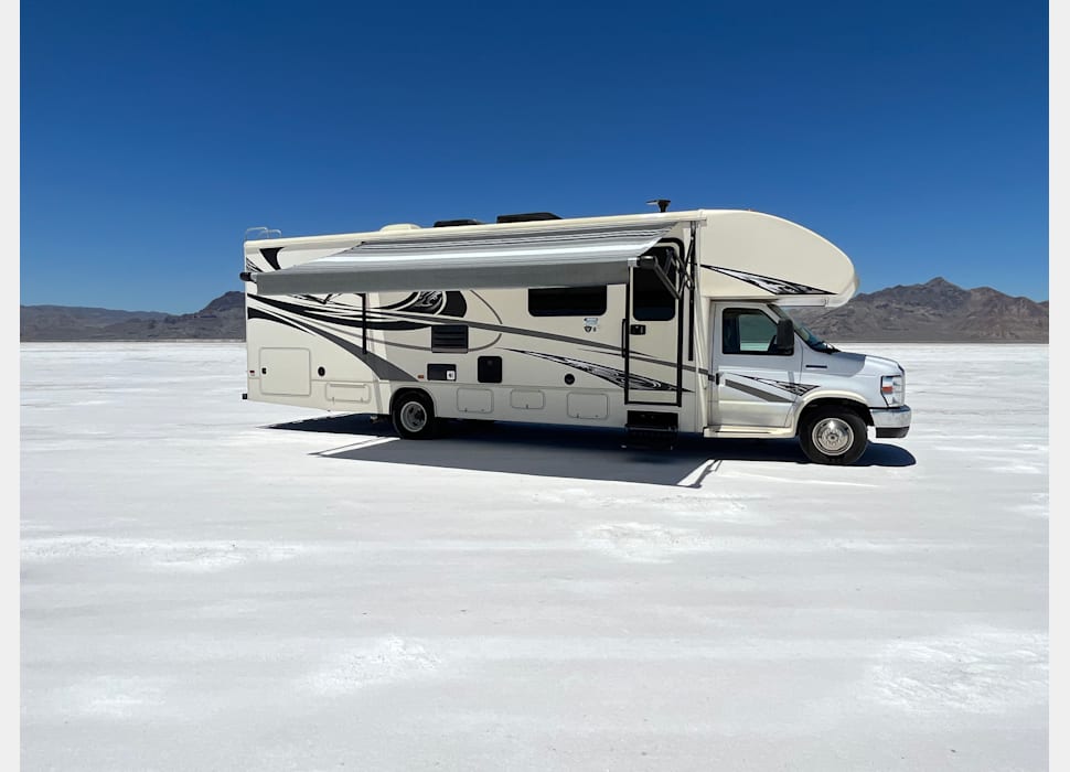 Class C Motor Home rentals in Muncie