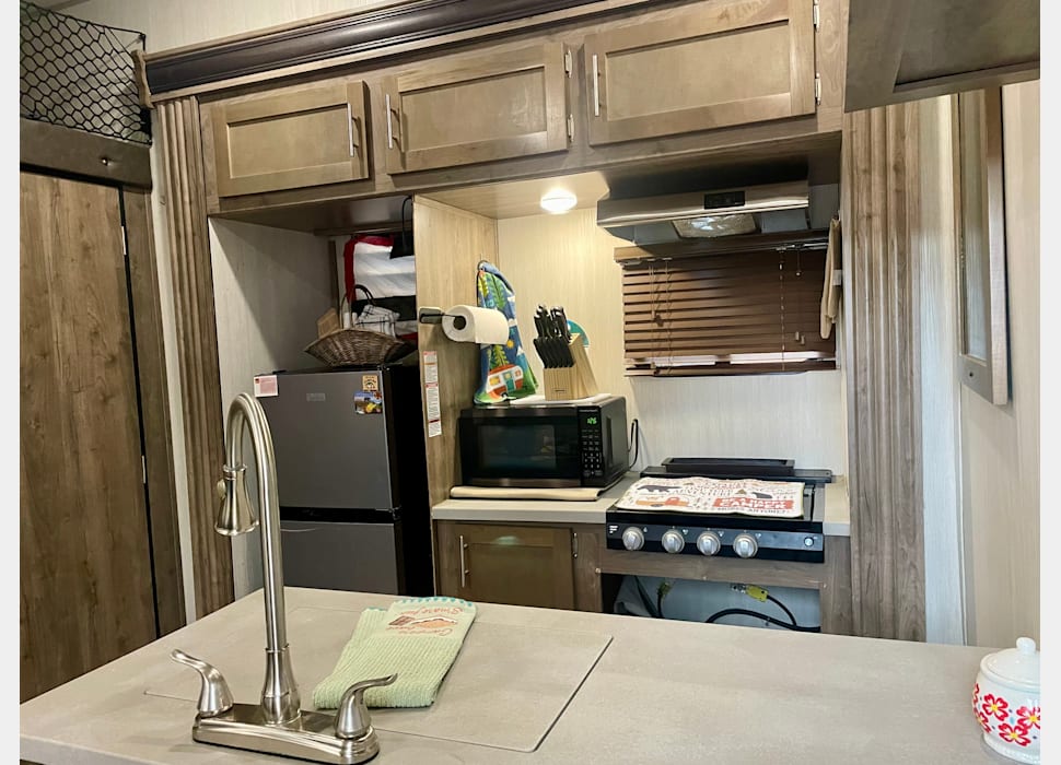 Fifth Wheel rentals in O Brien