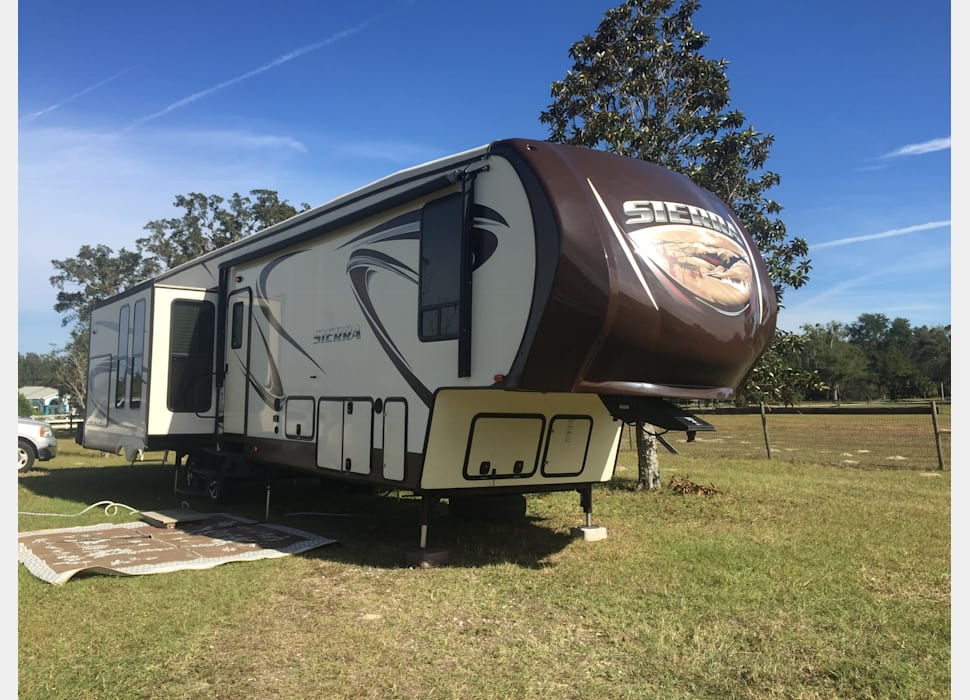 Fifth Wheel rentals in Spring Hill