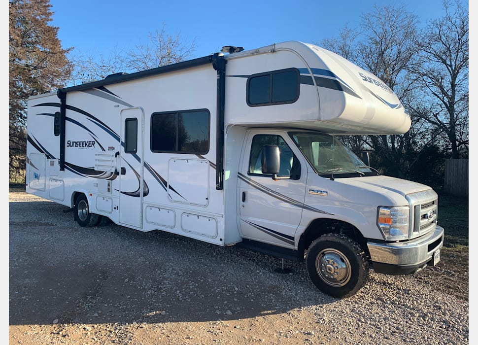 Class C Motor Home rentals in Gatesville, Texas, United States