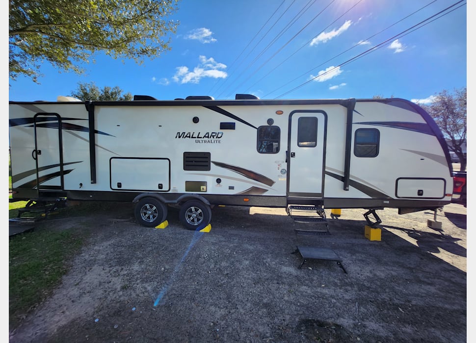 Travel Trailer rentals in Cumby