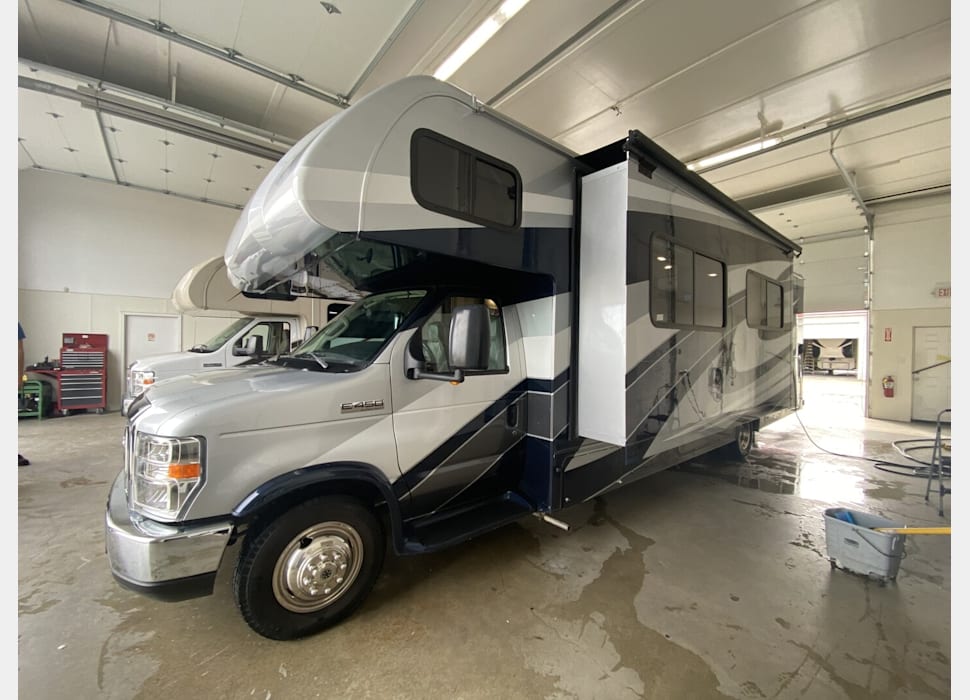 Class C Motor Home rentals in Clio