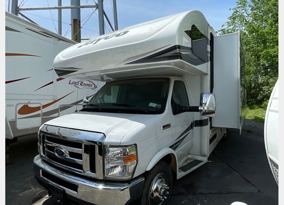 Class C Motor Home rentals in Ogdensburg