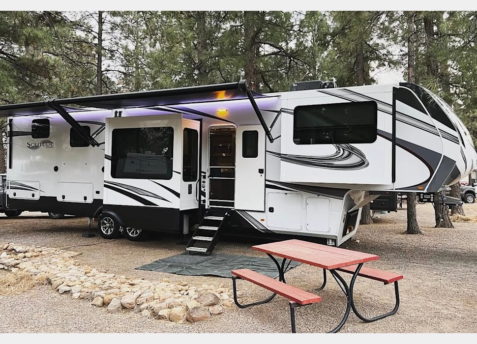 Fifth Wheel rentals in Apache Junction