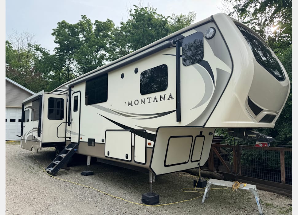Fifth Wheel rentals in New Holstein