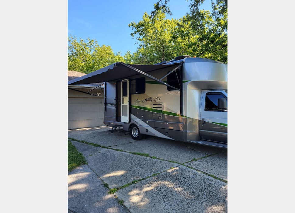 Class C Motor Home rentals in Fort Wayne
