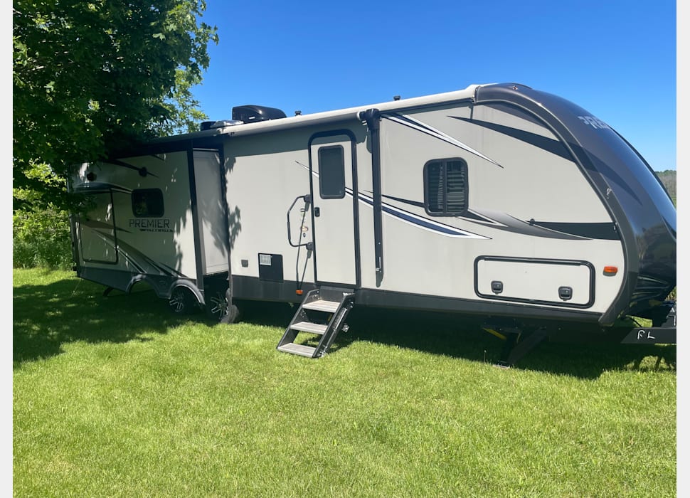 Travel Trailer rentals in Black River Falls (Jackson)